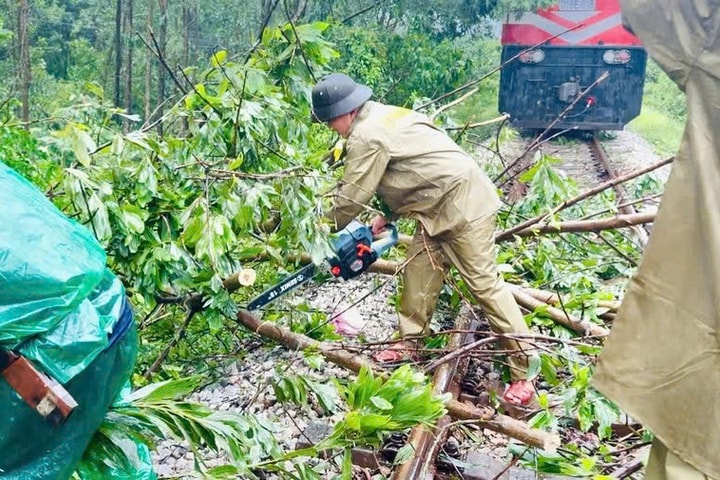 Bộ Xây dựng quyết liệt triển khai công tác khắc phục bão số 5 và mưa lũ sau bão