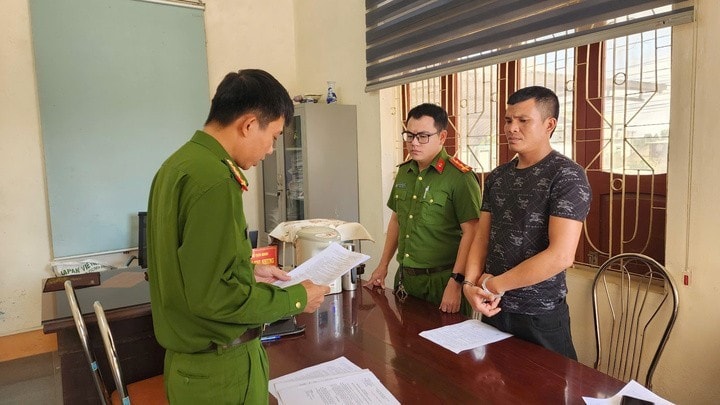 Quảng Trị Lái xe phê ma túy lao thẳng vào CSGT, lãnh 18 tháng tù