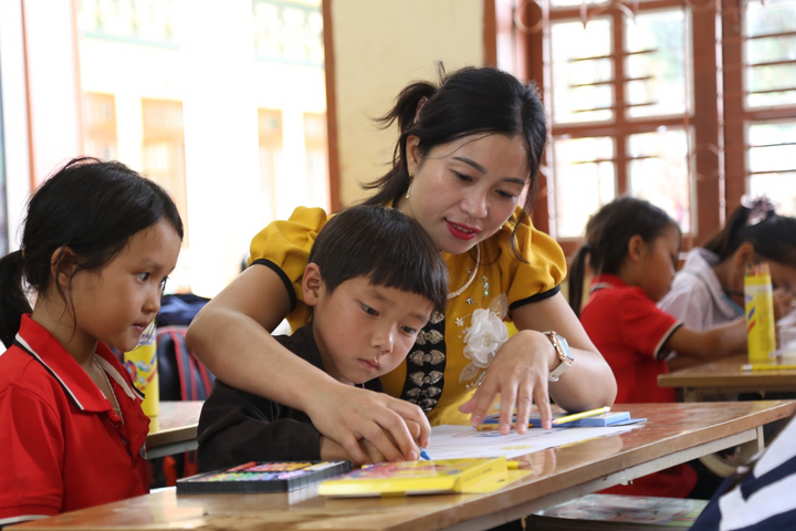 Truyền tri thức, nuôi dưỡng ước mơ, tiếp sức tương lai