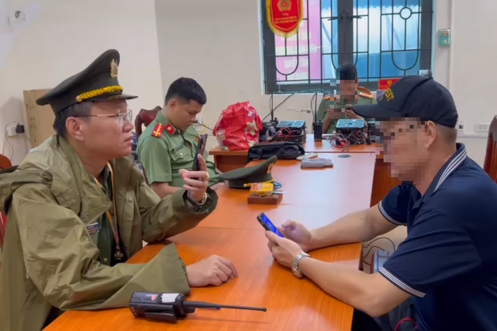 Xử lý nghiêm hành vi trục lợi  'bán ghế' giữ chỗ xem diễu binh