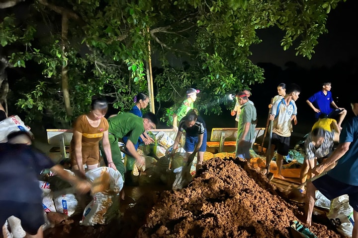 Xã Hạ Bằng gia cố điểm tràn nước tại thôn Yên Lạc 1