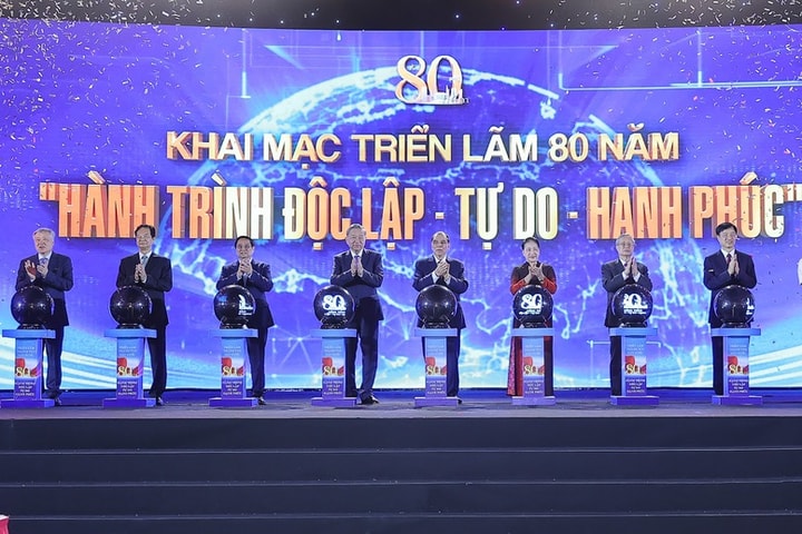 Khai mạc Triển lãm Thành tựu đất nước: 80 năm Hành trình Độc lập - Tự do - Hạnh phúc