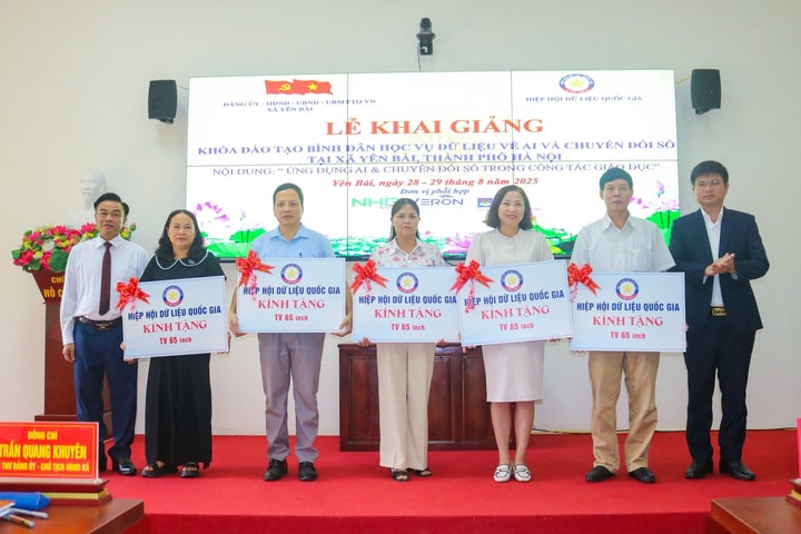 Đào tạo về AI và chuyển đổi số cho 200 giáo viên tại xã Yên Bài