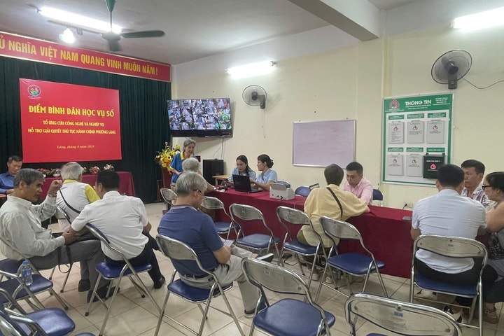 Phường Láng ra mắt 3 điểm Bình dân học vụ số lưu động