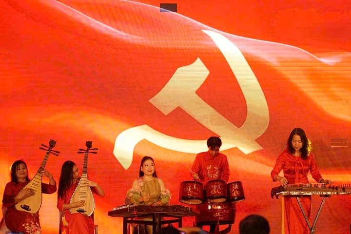 Đặc sắc Chương trình nghệ thuật “Vinh quang Tổ quốc Việt Nam”