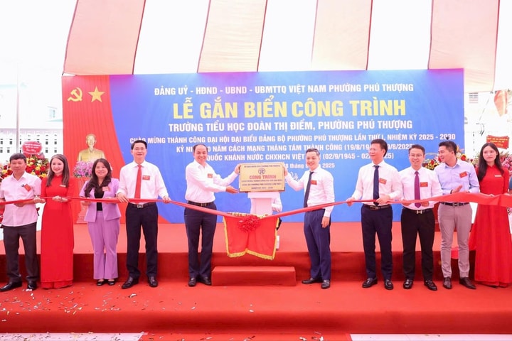 Phường Phú Thượng gắn biển công trình chào mừng 80 năm Quốc khánh 2-9