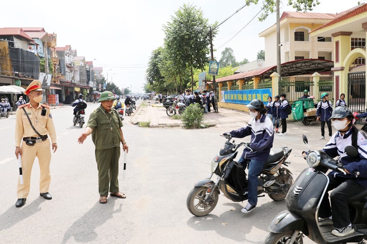 Để cổng trường thực sự an toàn cho học sinh