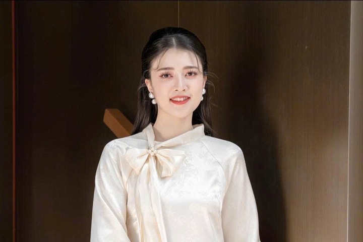 Giảng viên xinh đẹp thiết kế "Áo dài 34 tỉnh, thành"