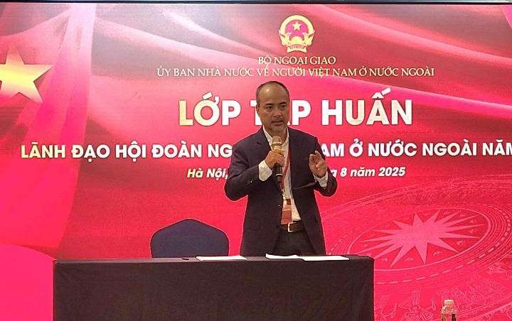Khai mạc lớp tập huấn đầu tiên cho lãnh đạo hội đoàn người Việt Nam ở nước ngoài