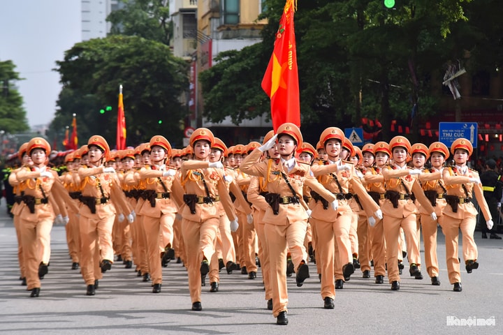 Đường Lê Duẩn trong những khoảnh khắc diễu binh lịch sử