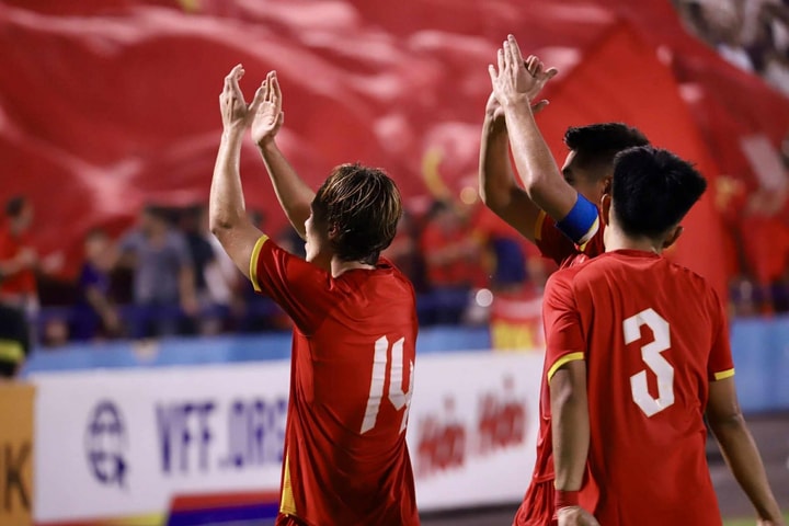 Vòng loại U23 châu Á 2026: Việt Nam thắng Bangladesh ngày ra quân