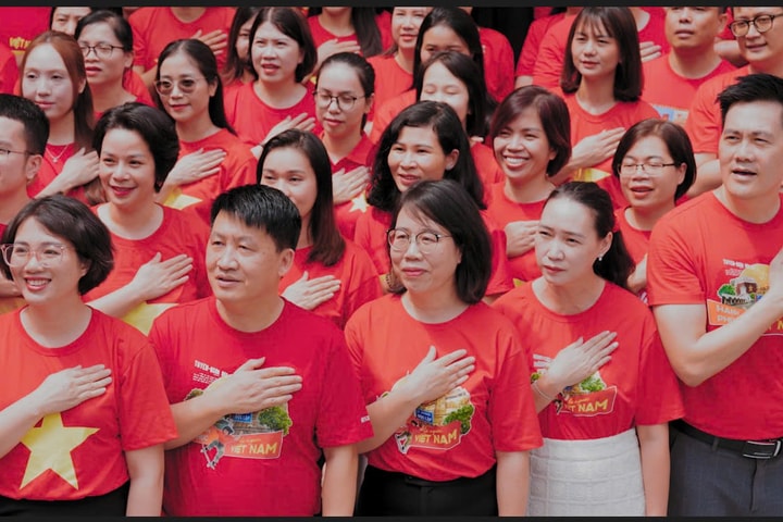 Khoảnh khắc thiêng liêng: Toàn SHB đồng loạt hát Quốc ca đúng 14h ngày 2-9