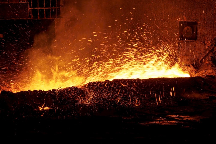 Lò cao số 2 Hòa Phát Dung Quất 2 ra mẻ gang đầu tiên