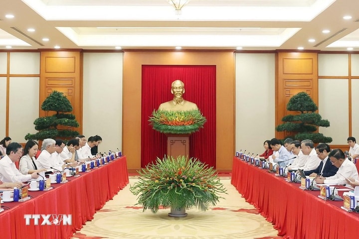 Tổng Bí thư Tô Lâm chủ trì cuộc làm việc của Bộ Chính trị với Ban Thường vụ Đảng uỷ Mặt trận Tổ quốc, các đoàn thể Trung ương