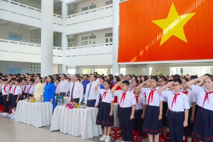 TP Huế: Hơn 294 nghìn học sinh phấn khởi bước vào năm học mới