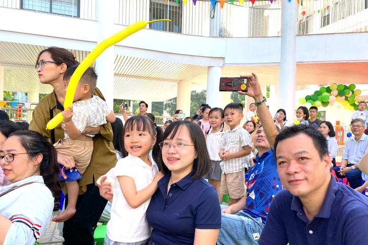 Trong veo mắt trẻ, ấm tình cô trò