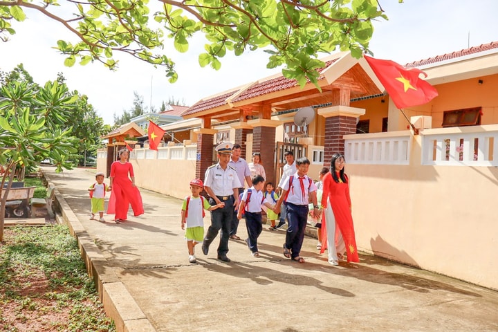 Rộn ràng lễ khai giảng trên quần đảo Trường Sa