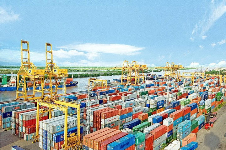 8 tháng, Việt Nam xuất siêu gần 14 tỷ USD