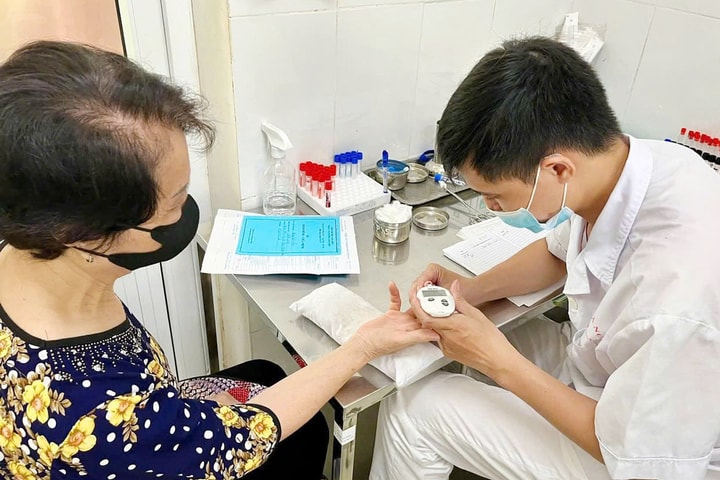 Hà Nội ứng phó với dân số già và bệnh mạn tính