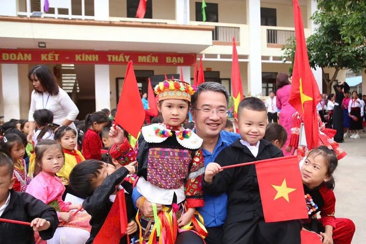 Rực rỡ sắc màu tuổi thơ trên cao nguyên đá Lũng Cú