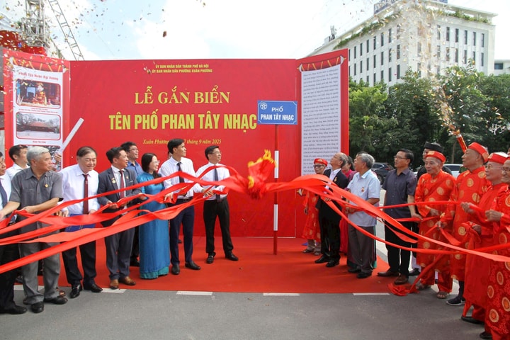 Phường Xuân Phương gắn biển tên phố Phan Tây Nhạc