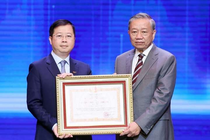 Tổng Bí thư Tô Lâm trao Huân chương Lao động hạng Nhất tặng Đài Truyền hình Việt Nam