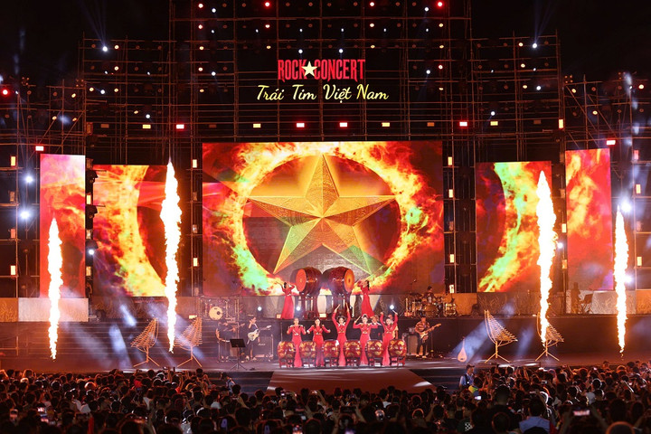 “Rock Concert - Trái tim Việt Nam”- bỏng cháy ngọn lửa yêu nước trong hơi thở rock  