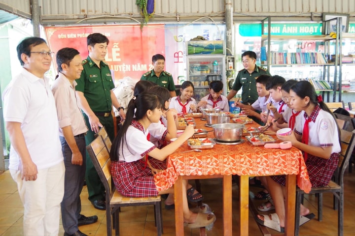 TP Hồ Chí Minh: Ra mắt mô hình “Đồng hành cùng học sinh xã đảo”