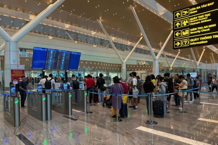 Sân bay Tân Sơn Nhất đón gần 430.000 lượt khách trong dịp lễ 2-9