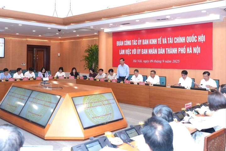 Hà Nội đề xuất Chính phủ hỗ trợ xây dựng kịch bản tăng trưởng 10-10,5% năm 2026