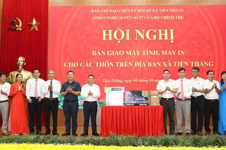 Xã Tiến Thắng: trang bị hệ thống máy tính, chuyển đổi số đến từng thôn
