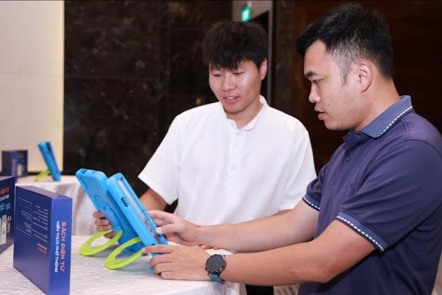 Ra mắt giải pháp công nghệ sách giáo khoa điện tử GK EBooks