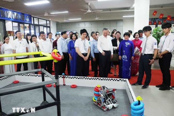 Nghị quyết số 71-NQ/TW về đột phá phát triển giáo dục và đào tạo Nâng cao chất lượng nhà giáo, thúc đẩy chuyển đổi số và hội nhập