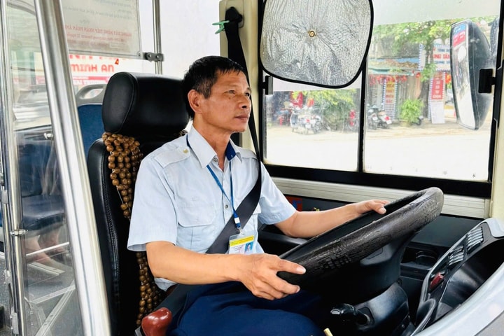 Chuyện nghề của người lái xe buýt