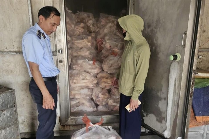 Hà Nội: Phạt cơ sở kinh doanh thực phẩm không rõ nguồn gốc, thu hơn 3,5 tấn xương bò