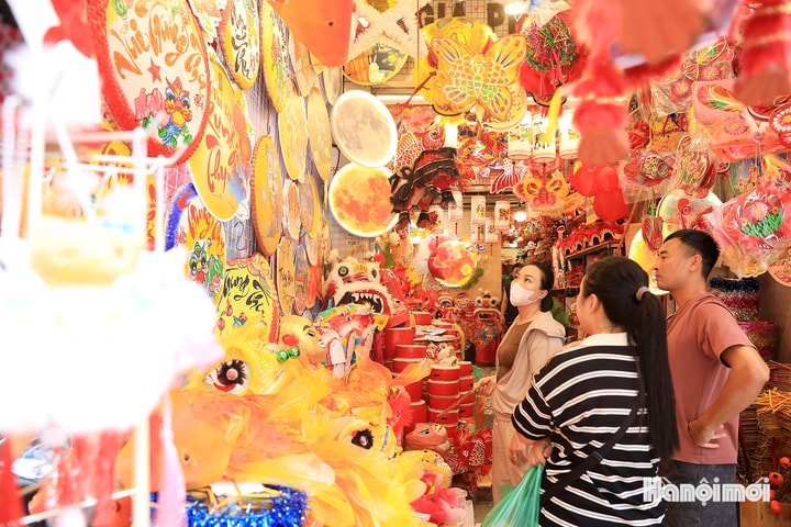 Trung thu sớm trên phố Hàng Mã