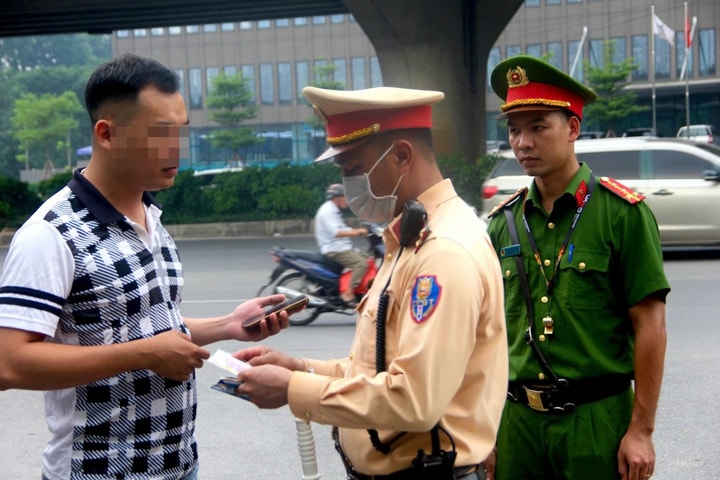 Thu giữ hàng chục cây vải, hàng nghìn quạt tích điện không nguồn gốc