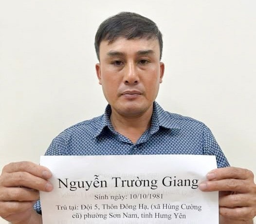 Bắt giữ tài xế taxi ép nữ hành khách trả 2,5 triệu đồng cho quãng đường 70km