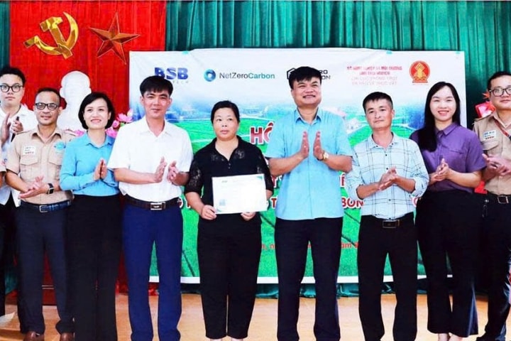 Thái Nguyên Xã đầu tiên được cấp chứng nhận giảm phát thải khí mê-tan
