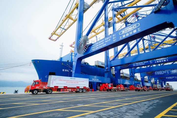 8 tháng thương mại Việt Nam – Singapore tiếp tục khởi sắc