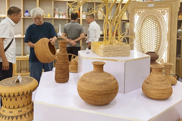 Hà Nội giới thiệu hơn 400 sản phẩm thủ công mỹ nghệ đặc sắc