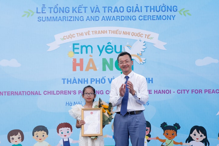 Trao giải cuộc thi vẽ tranh quốc tế “Em yêu Hà Nội - Thành phố vì hòa bình” năm 2025