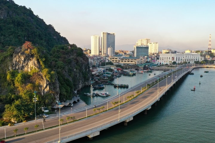 Quảng Ninh đầu tư hàng nghìn tỷ đồng cho 2 dự án đường bao biển