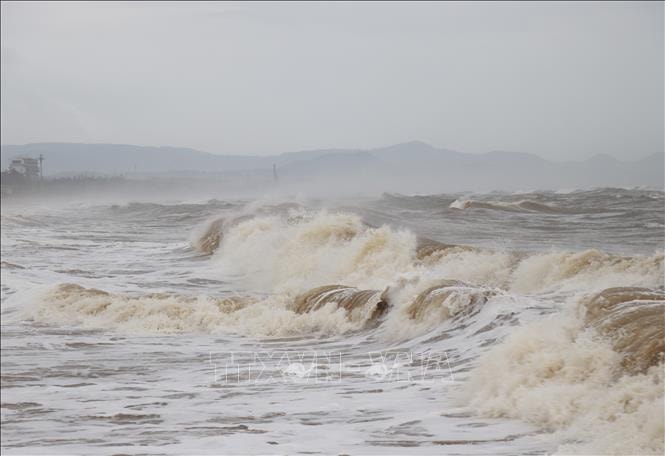 Trung Quốc: Ứng phó khẩn cấp với siêu bão Ragasa, khoảng 700 chuyến bay bị hủy