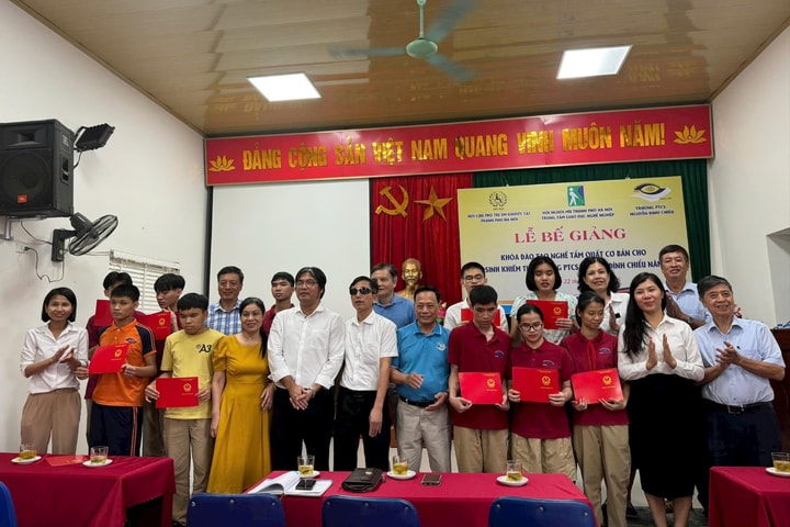 Đào tạo nghề cho người khiếm thị