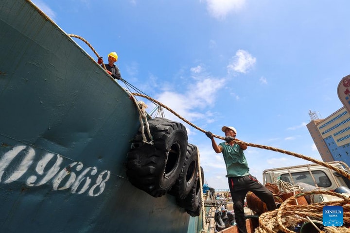 Trung Quốc căng mình ứng phó siêu bão Ragasa