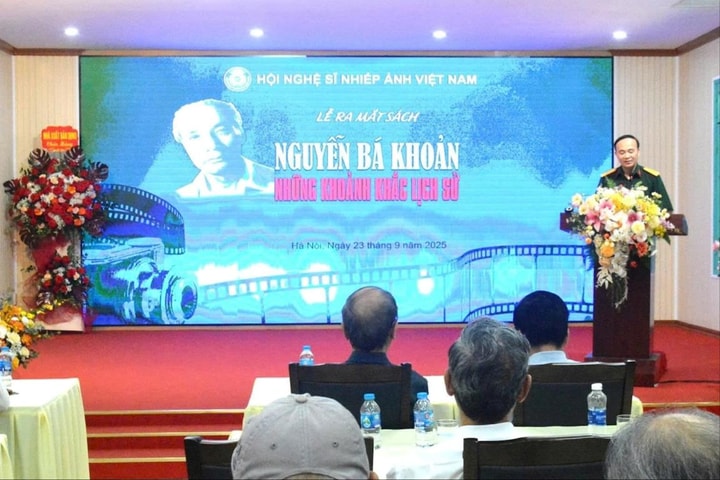 “Nguyễn Bá Khoản - Những khoảnh khắc lịch sử”: Cuốn album ký ức dân tộc