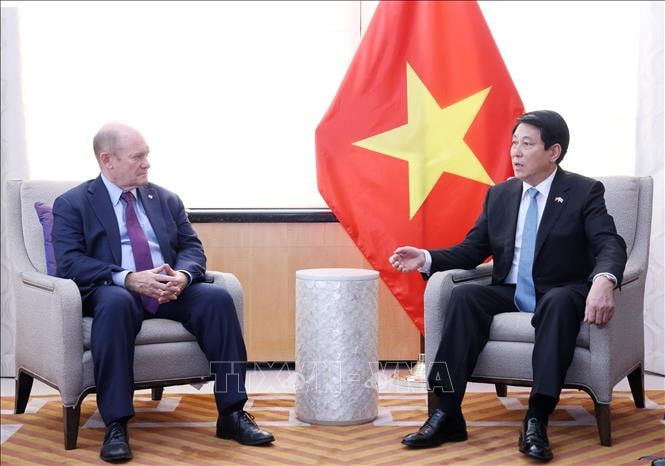 Chủ tịch nước Lương Cường tiếp các nghị sĩ Hoa Kỳ