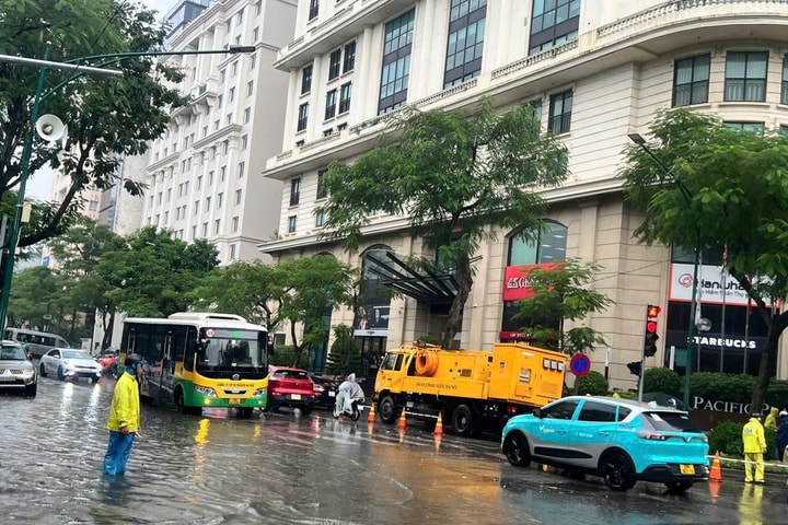Hà Nội: Ứng trực, hạn chế úng ngập do ảnh hưởng của bão Ragasa