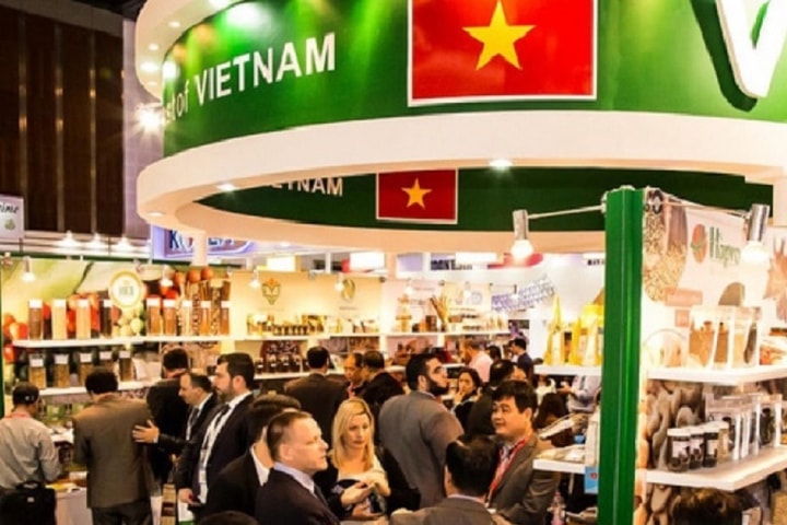 Thủ tướng chỉ thị các nhiệm vụ, giải pháp trọng tâm thúc đẩy xuất khẩu, phát triển thị trường ngoài nước